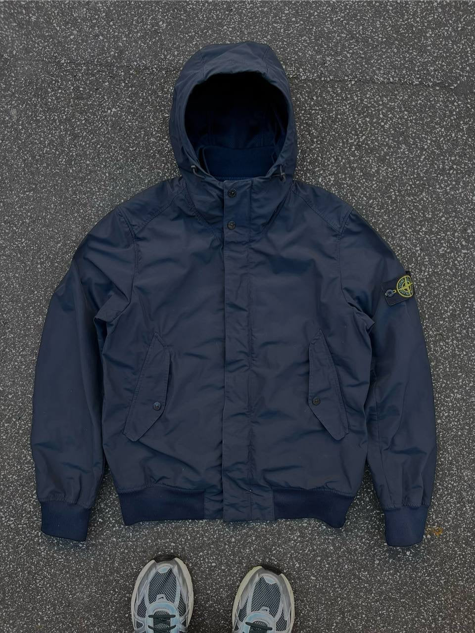 Stone Island Vindjakke i Mørkeblå Large Micro Reps Brugt used