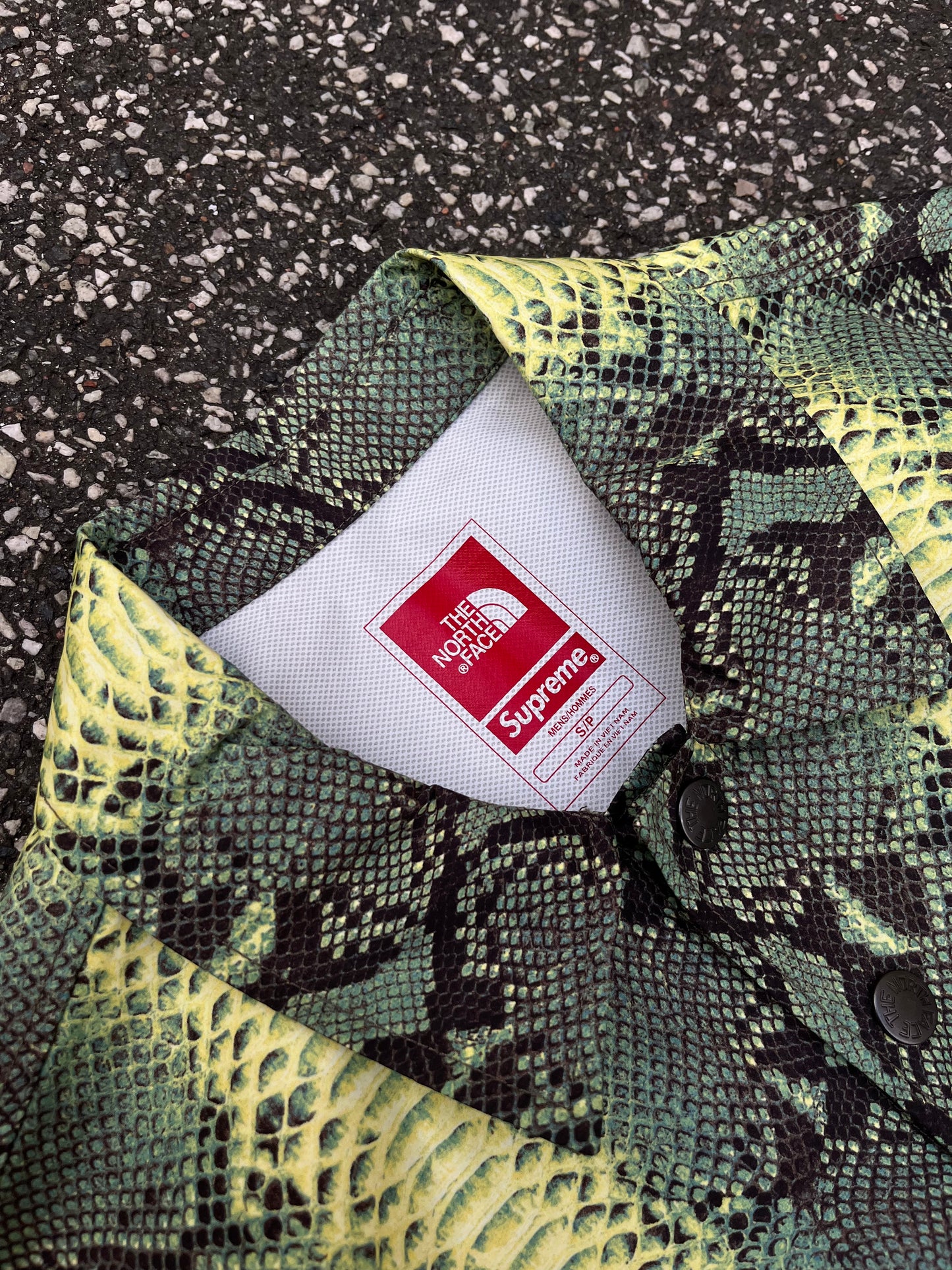 Supreme x The North Face Snakeskin Coaches Jacket – Small