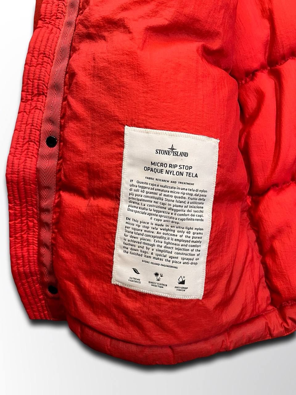 Brugt Stone Island Dunjakke Vinterjakke Micro Rip Stop Opaque Nylon Tela 30 Anni Anniversary i Rød unik model og farve i L large herre