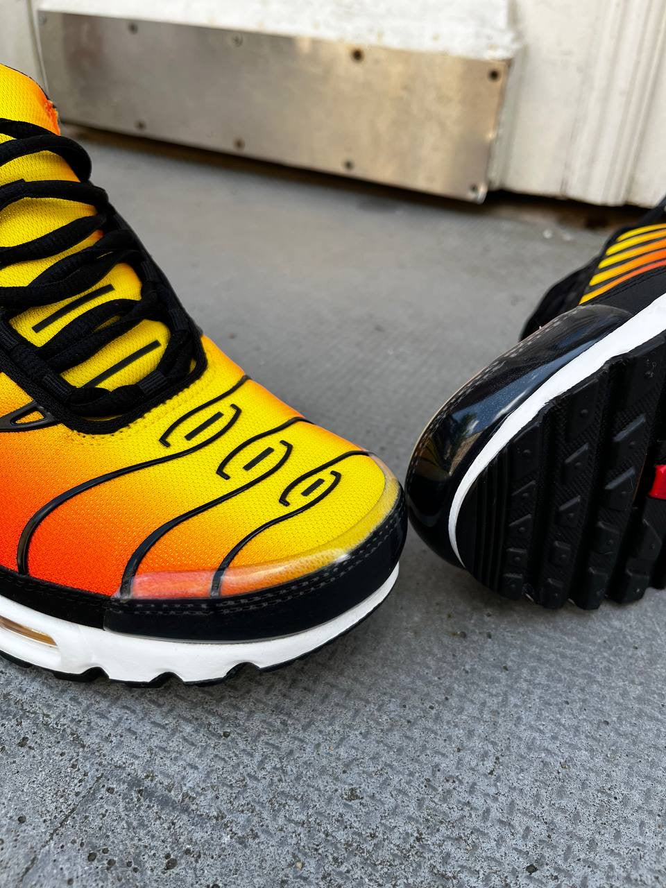 Nike Air Max Plus TN "Sunset" (2024) Sneakers Brand New 44.5