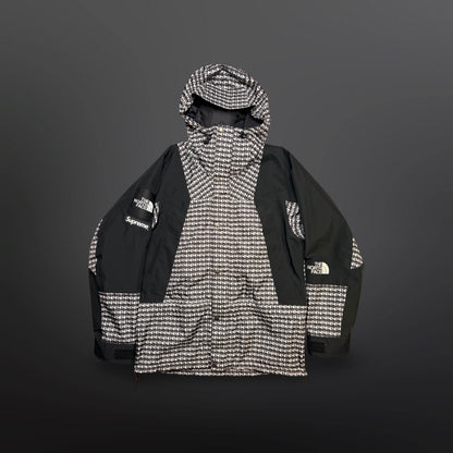 Supreme x The North Face Studded Mountain Light Jacket – Black – Medium