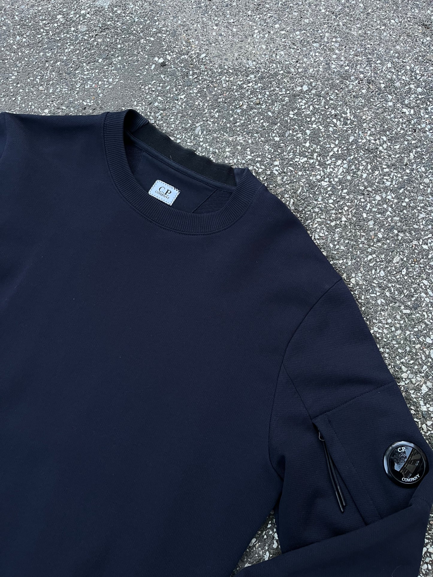 C.P. Company Lens Sleeve Sweatshirt – Navy – Medium