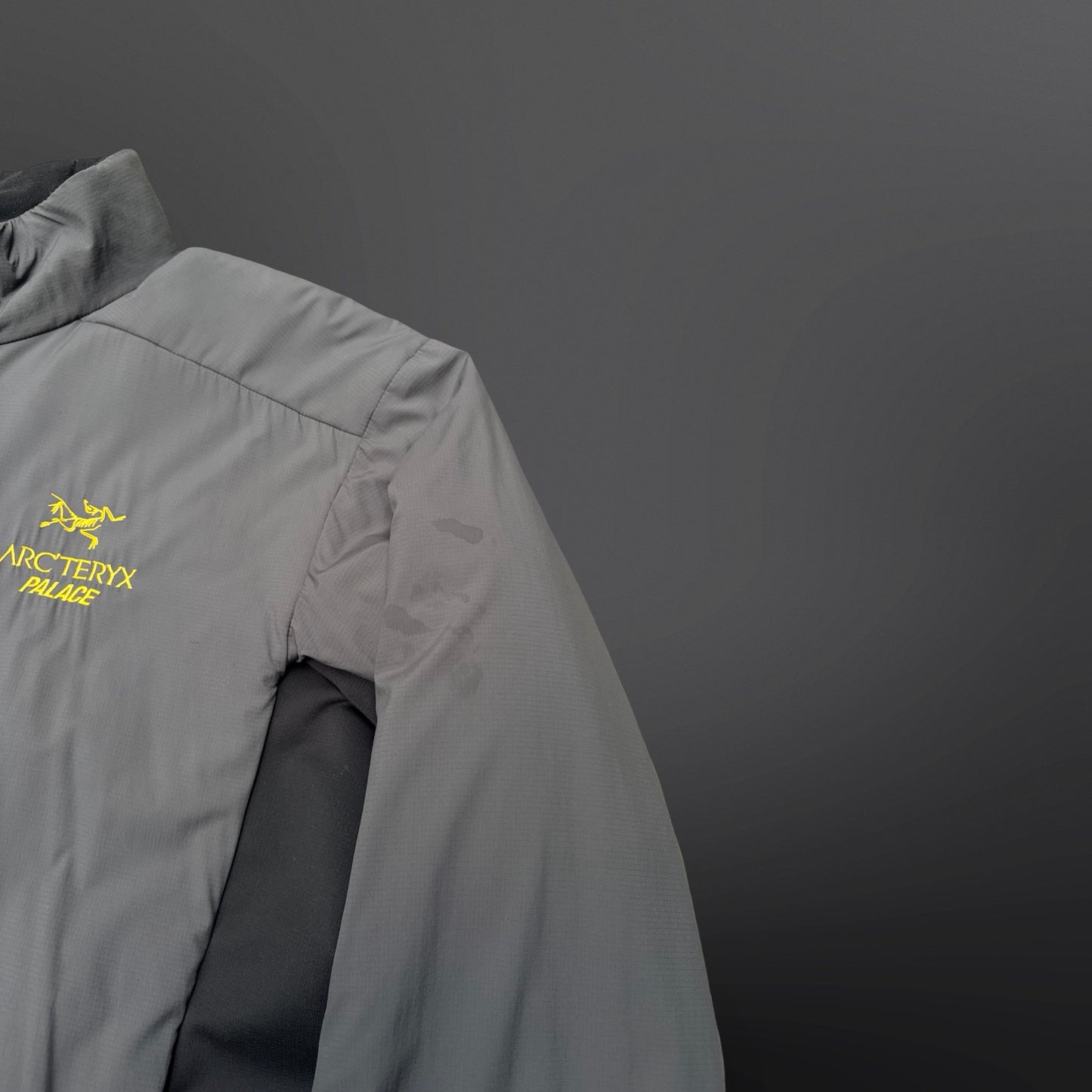 Palace x Arc’teryx LT Jacket – Grey / Black – Medium