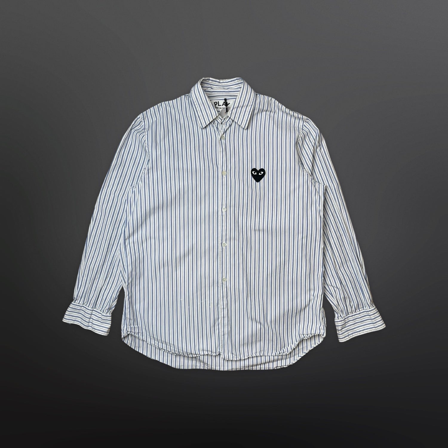 Comme des Garçons PLAY Stribet Skjorte – Hvid/Blå – Str. M