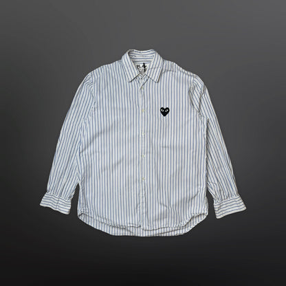 Comme des Garçons PLAY Stribet Skjorte – Hvid/Blå – Str. M