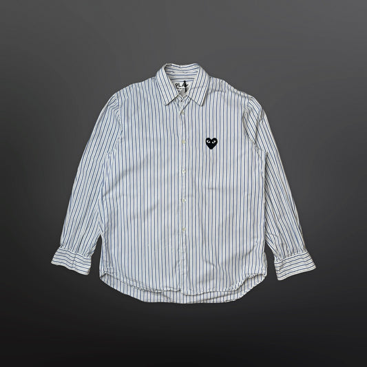Comme des Garçons PLAY Stribet Skjorte – Hvid/Blå – Str. M
