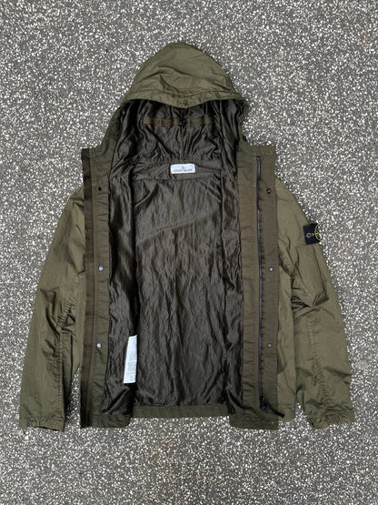 Stone Island Garment Dyed Crinkle Reps Ny Windbreaker Efterårsjakke Grøn Millitær Khaki M Medium K1S154100092 S0A23