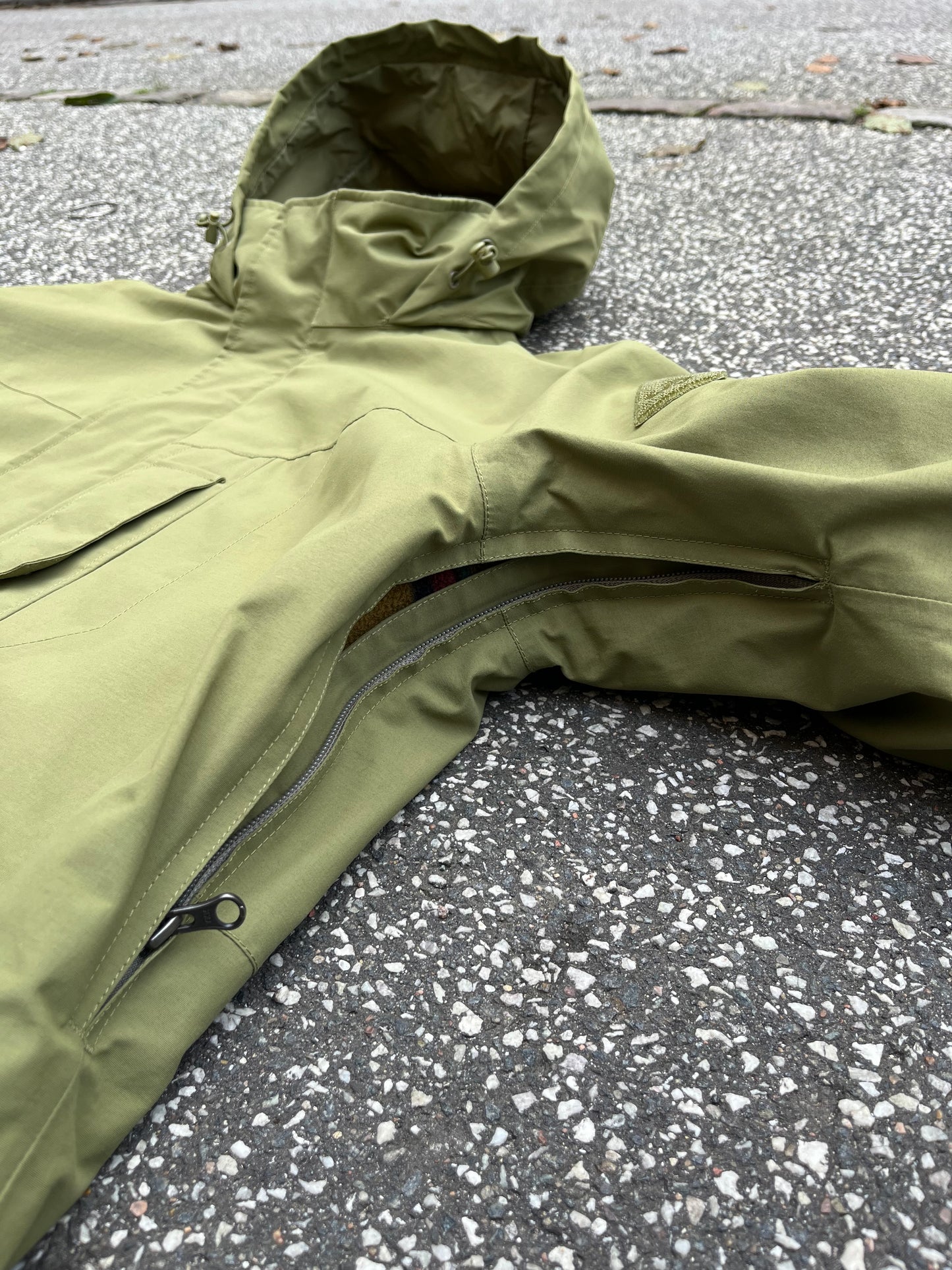Supreme GORE-TEX Mountain Parka Olive / Camo Fleece S Small