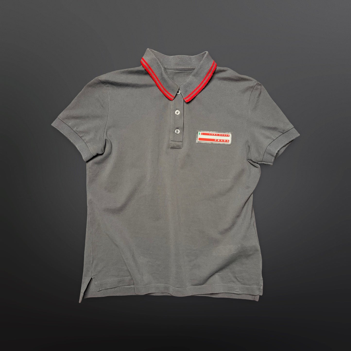 Prada Luna Rossa Polo i grå – dame str. M