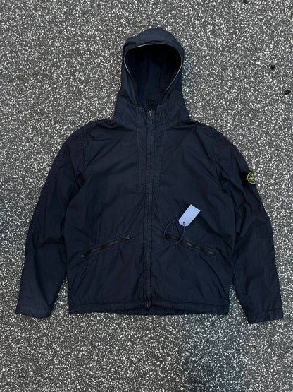 Brugt Used Stone Island jakke GARMENT DYED
CRINKLE REPS NY i mørkeblå marina blå XL 701541030