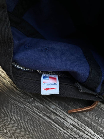 Supreme Cap i Navy Mørkeblå One Size