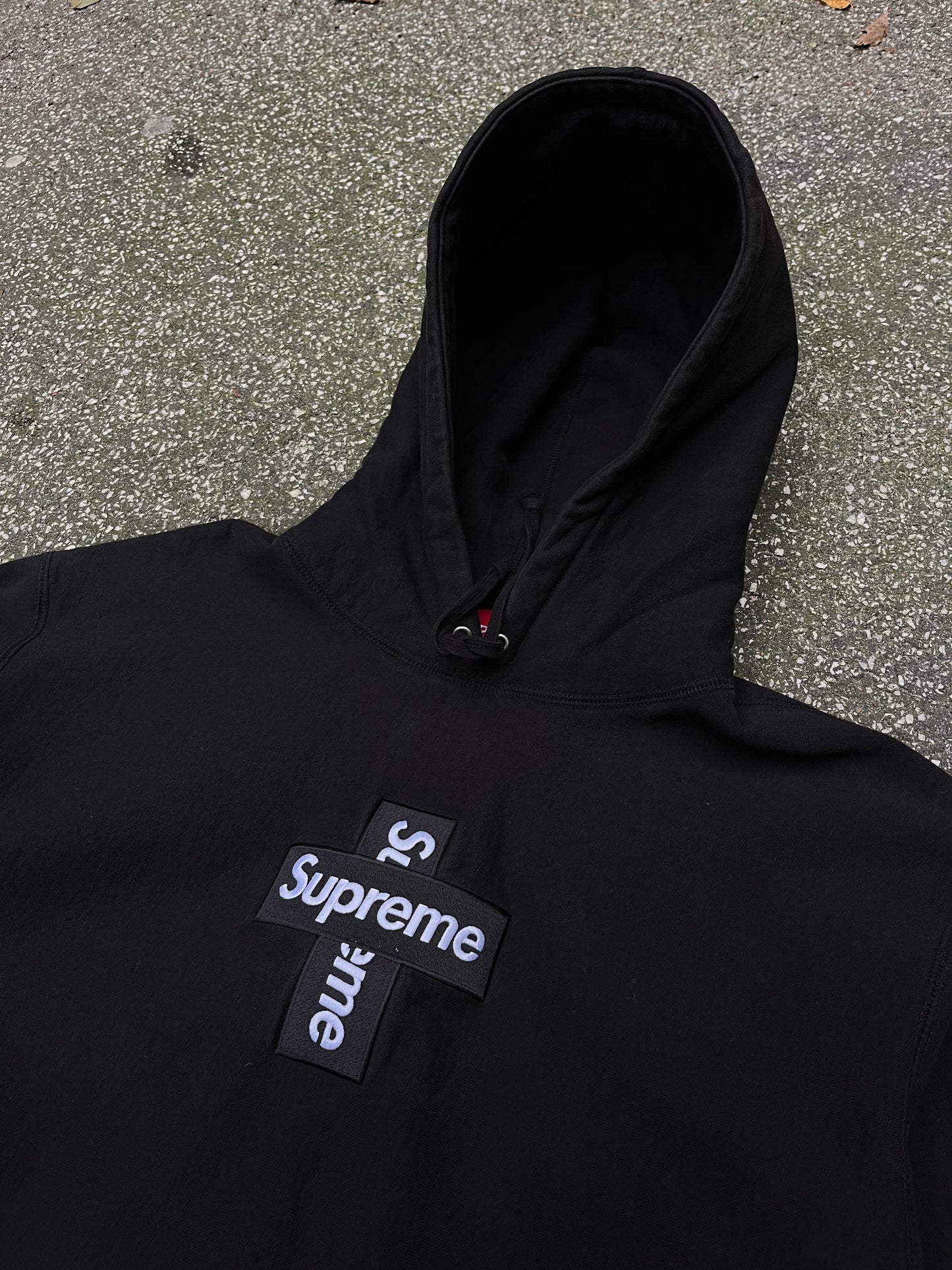 Supreme Cross Box Logo Hoodie – Sort Str. XL