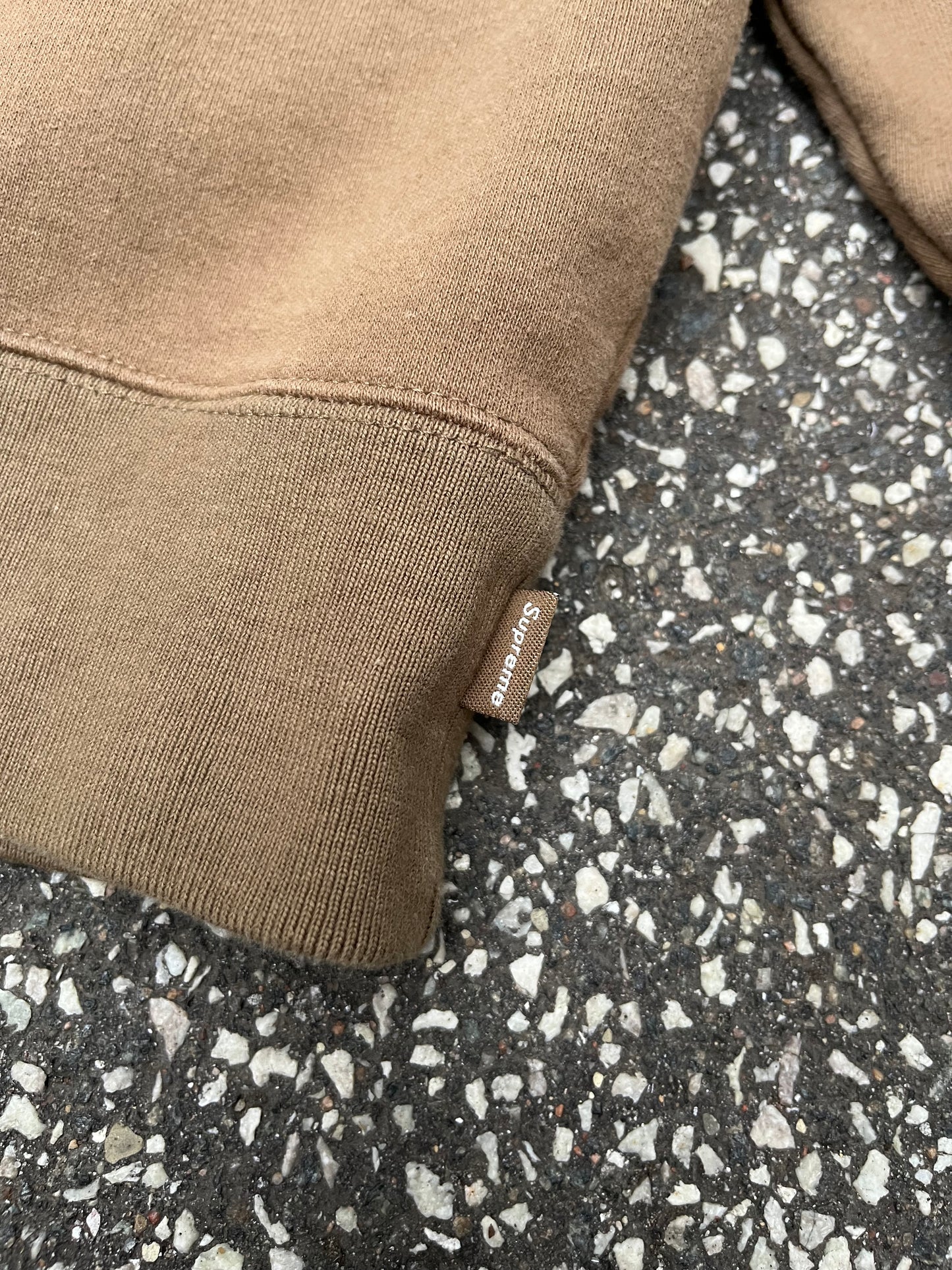 Supreme Tonal Appliqué Crewneck Olive Brown, Str. Large