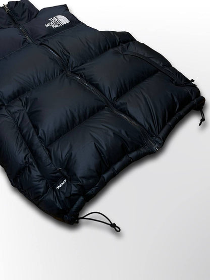 Puffer varm dynvest vintervest fra The North Face 700 med Goose Down insulation hætte og elastik i bunden i sort M medium herre mænd