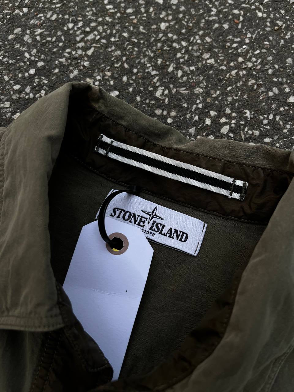 Stone Island Skjorte i Grøn Khaki M Medium Vintage Brugt Used