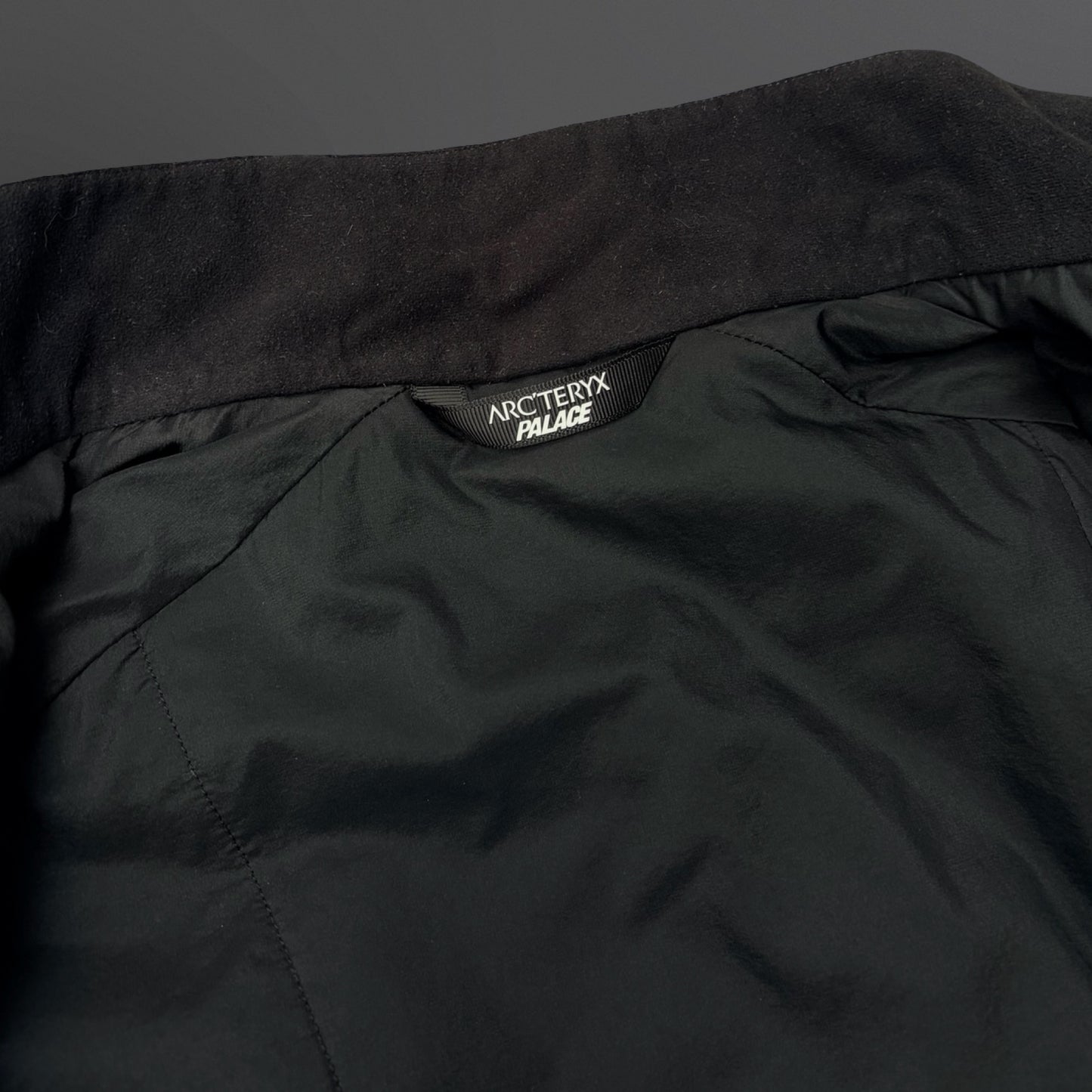 Palace x Arc’teryx LT Jacket – Grey / Black – Medium