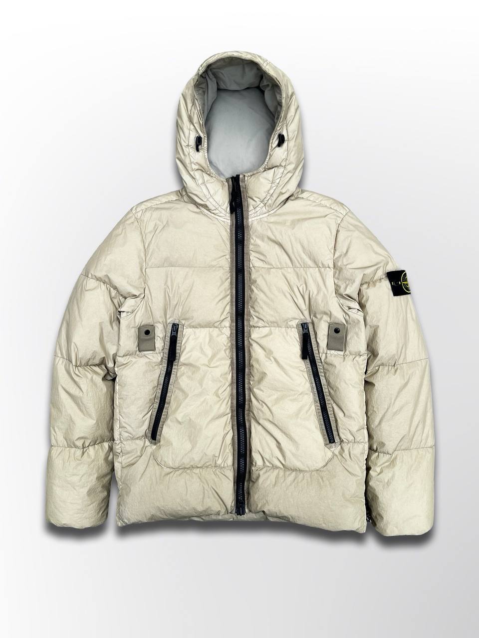 Brugt Varm Vinterjakke Stone Island Dunjakke Garment Dyed
Crinkle Reps Ny Down S Small i Beige Cream-Farve