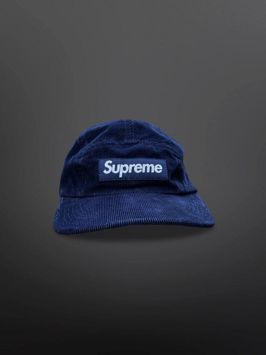 Supreme Cap i Navy Mørkeblå One Size