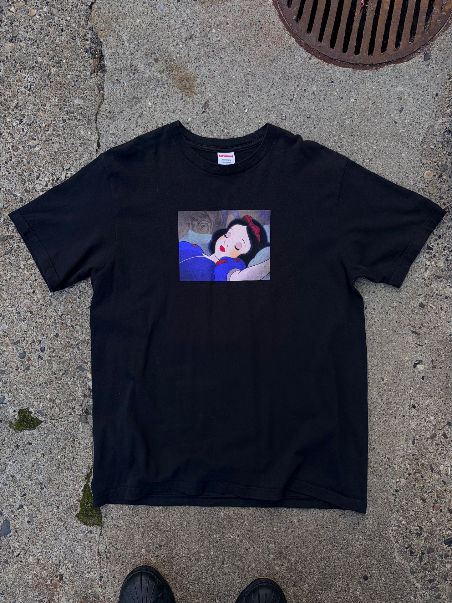 Supreme Snow White T-Shirt – Medium