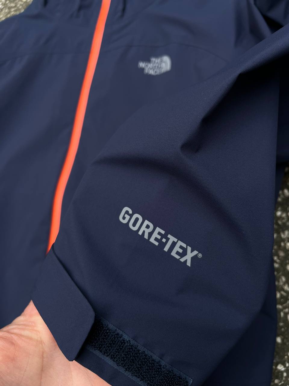 Regnjakke fra The North Face med Gore-tex membran i mørkeblå / Marina blå farve S dame