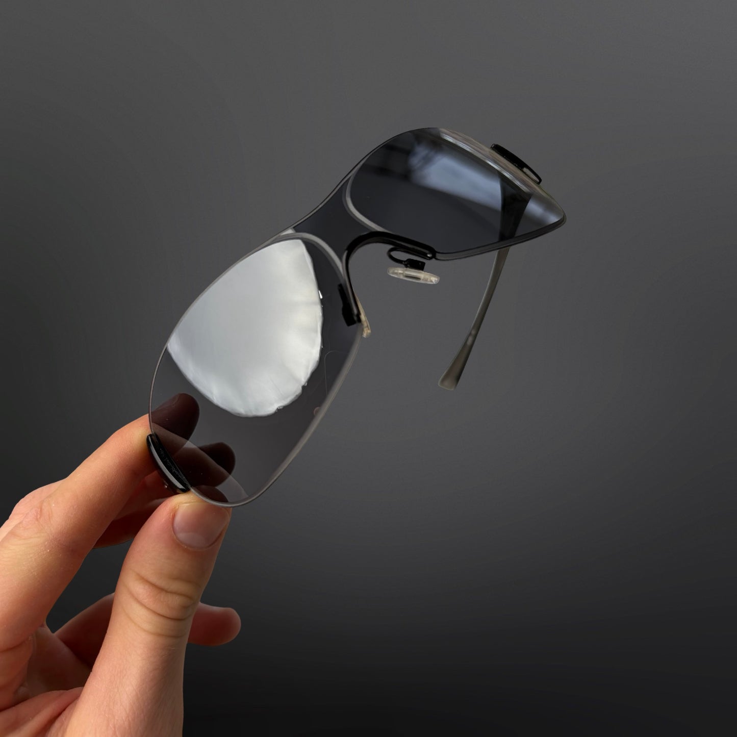 Oakley Conduct Solbriller Sunglasses – Smoke Lens / Grey Frame (Vintage Shield)