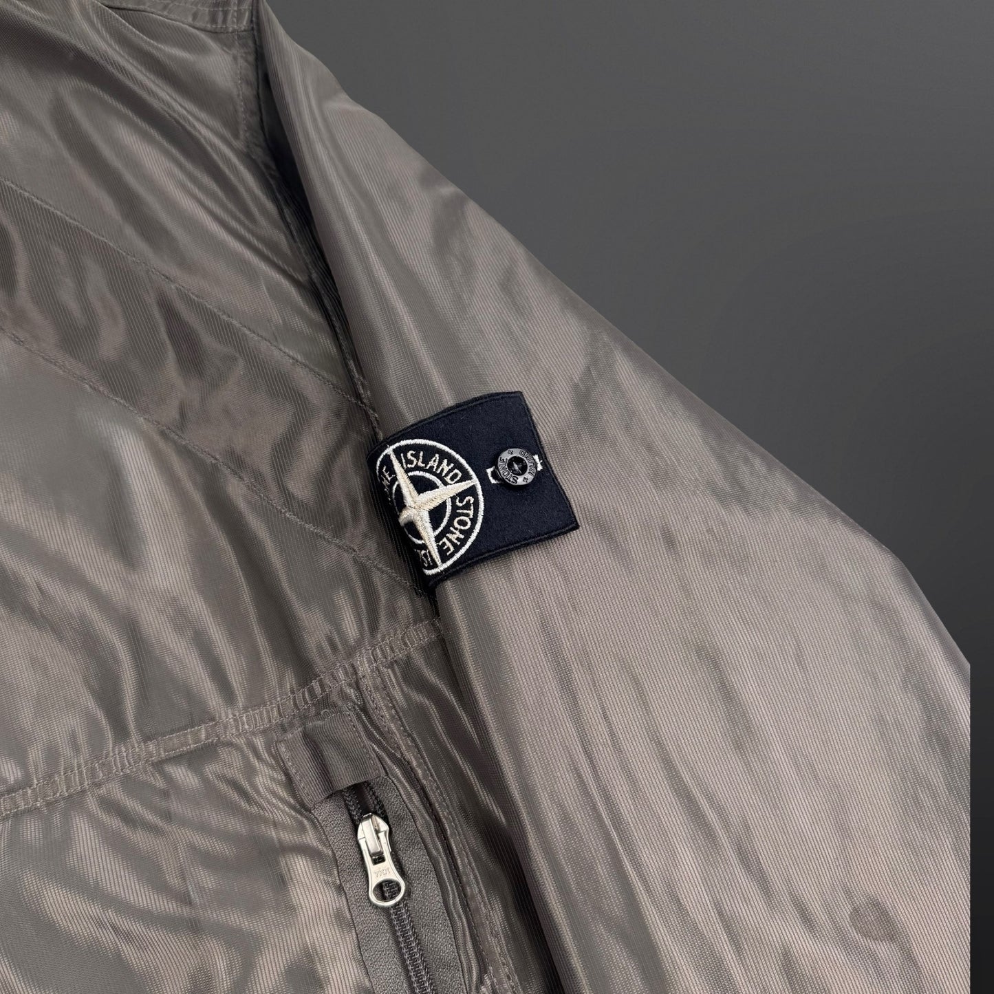Stone Island Mesh Reflective Jacket – str. Large (fitter M)