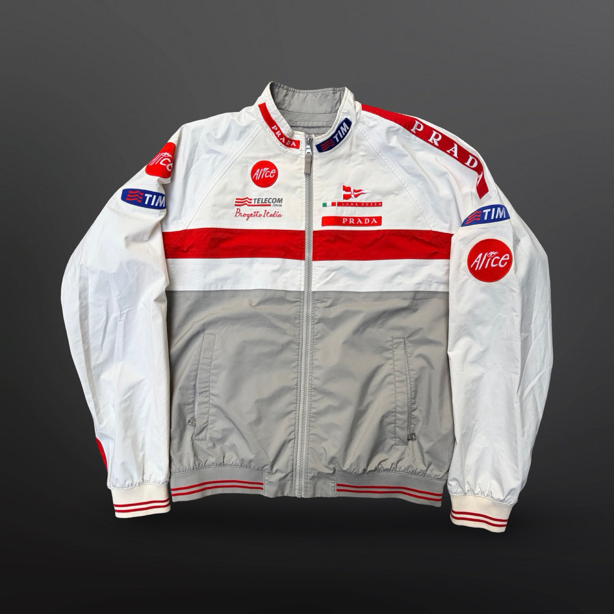 Prada Luna Rossa Racing Jacket – Archive – Hvid/Rød/Grå – XL, fitter L