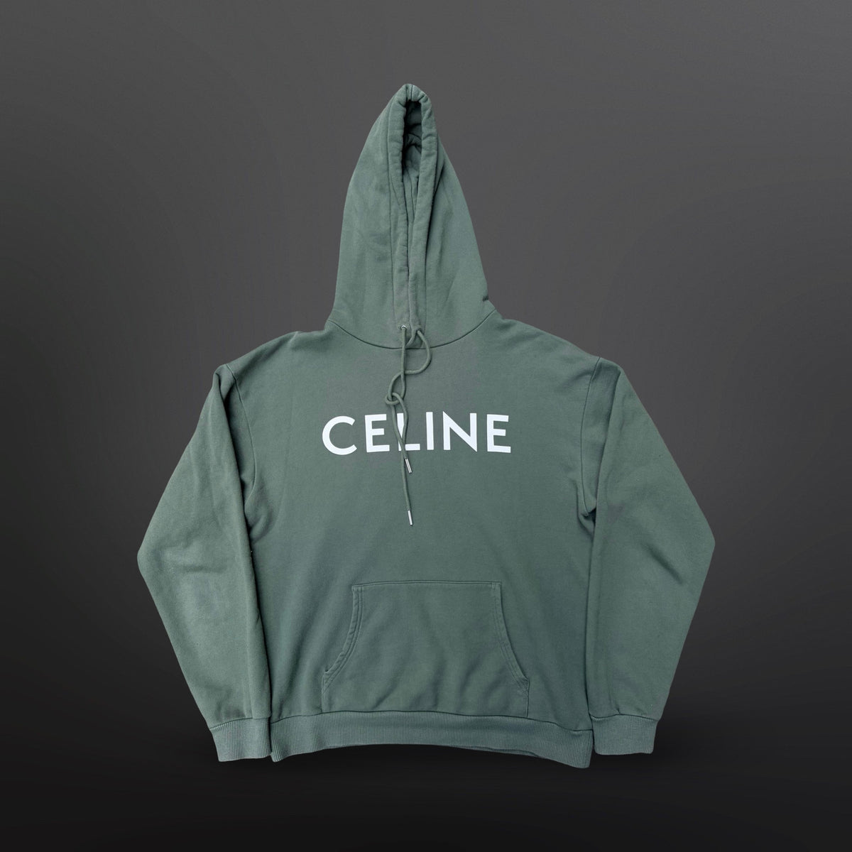 Celine hoodie i støvet grøn med hvidt logo – Small, passer herre Medium