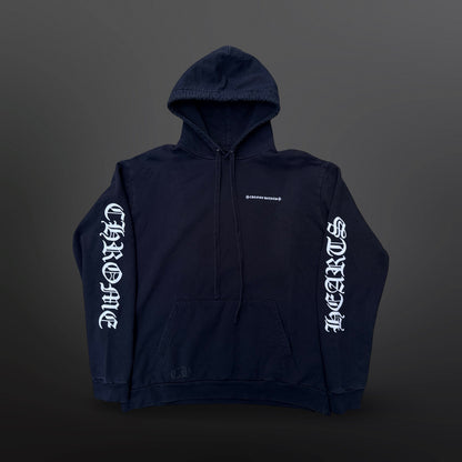 Chrome Hearts hoodie Large – mørk front med brystlogo, hvidt ærmeprint og kængurulomme